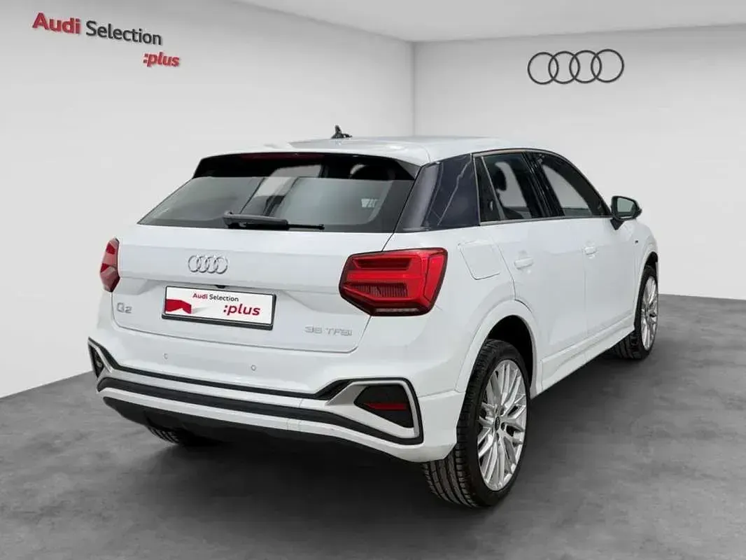 Używany Audi Q2 Black Edition 150 KM (110 kW) 2025 Biały SUV