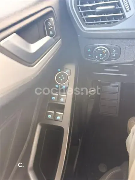 Usado Ford Focus Trend 95 CV (69 kW) 2019 Blanco Berlina