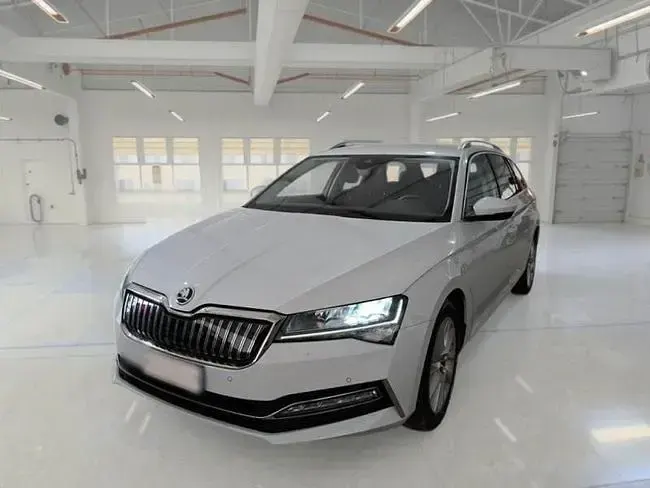 Occasion Skoda Superb Style 217 PK (159 kW) 2021 Wit Stationwagen