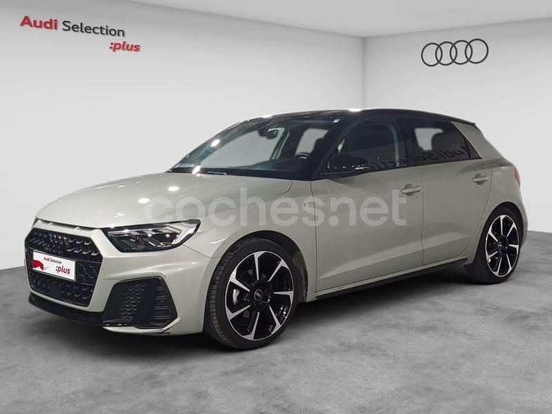 Gris / plata Usado 2025 Audi A1 Sportback Sport Utilitario | 27.900 € (Precio justo) - Imagen 1/4