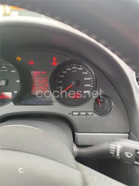 Usado Seat Exeo Reference 120 CV (88 kW) 2011 Gris / plata Berlina