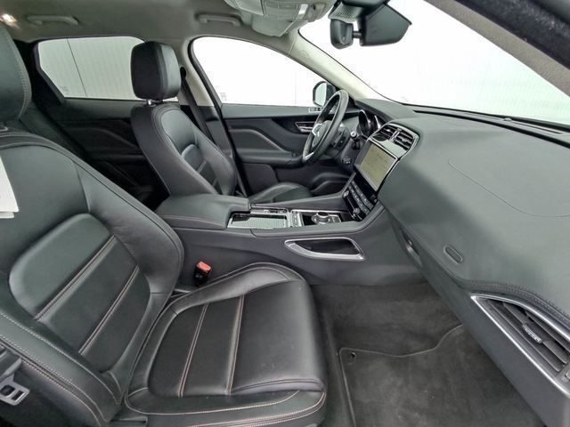 Usado Jaguar F-Pace Prestige 180 CV (132 kW) 2020 Indus silver SUV