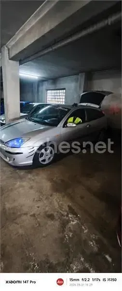 Usado Ford Focus Trend 115 CV (84 kW) 2002 Gris / plata Berlina