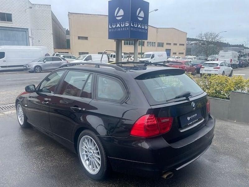 Usado BMW 318 143 CV (105 kW) 2010 Negro Familiar