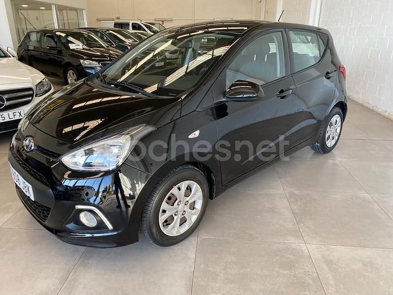 Usado Hyundai i10 Style 87 CV (63 kW) 2015 Negro Utilitario