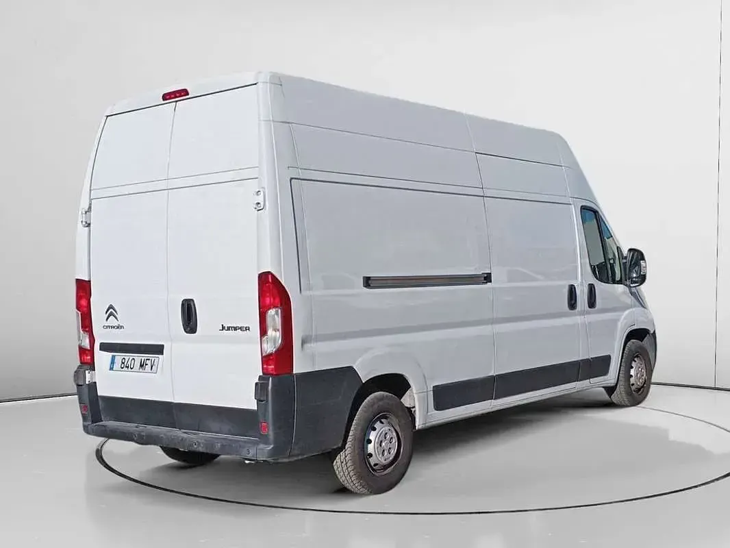Usado Citroën Jumper 140 CV (102 kW) 2023 Blanco Monovolumen