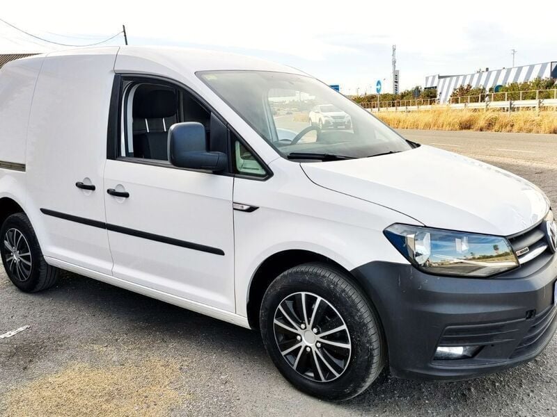 Usado VW Caddy 75 CV (55 kW) 2019 Blanco Monovolumen