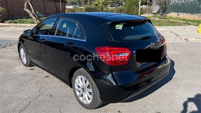 Usado Mercedes A180 109 CV (80 kW) 2018 Negro Berlina