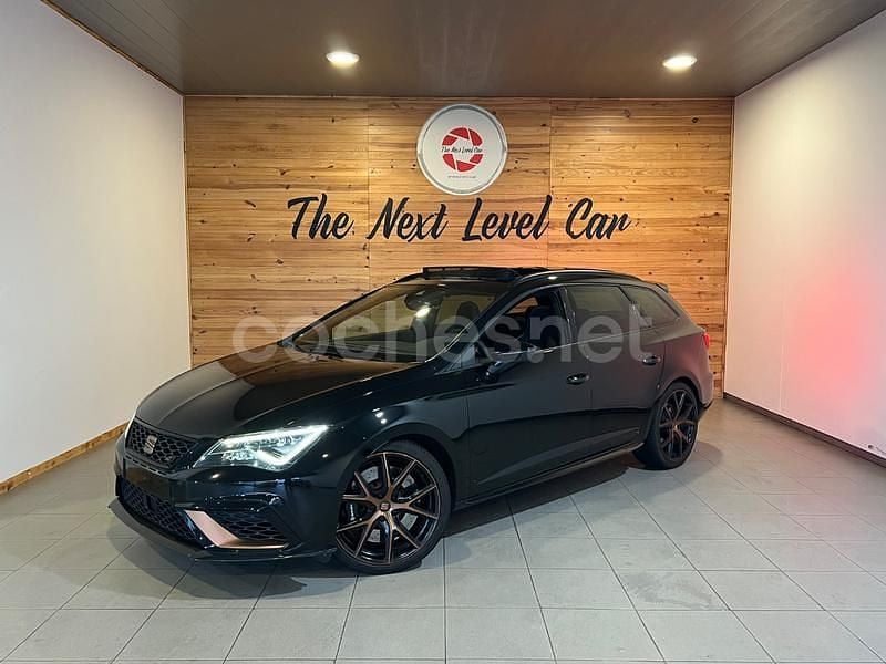 Usado Seat Leon 4Drive 300 CV (220 kW) 2020 Negro Familiar