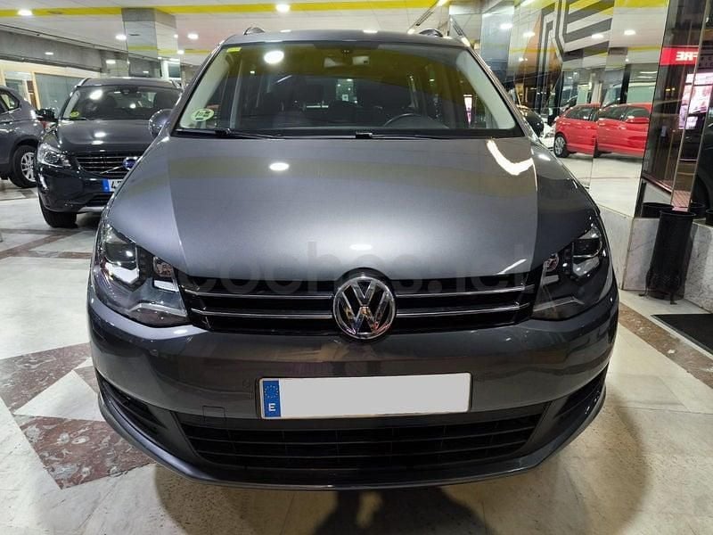 Usado VW Sharan Advance 140 CV (102 kW) 2015 Gris / plata Monovolumen