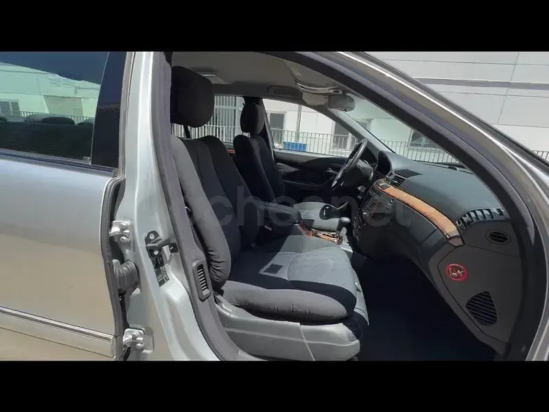 Usado Mercedes S320 197 CV (144 kW) 2002 Gris / plata Berlina