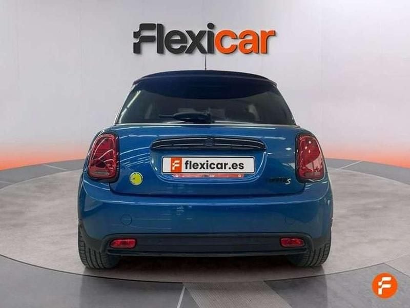 Usado Mini Cooper SE 135 kW (184 CV) 2022 Azul Utilitario