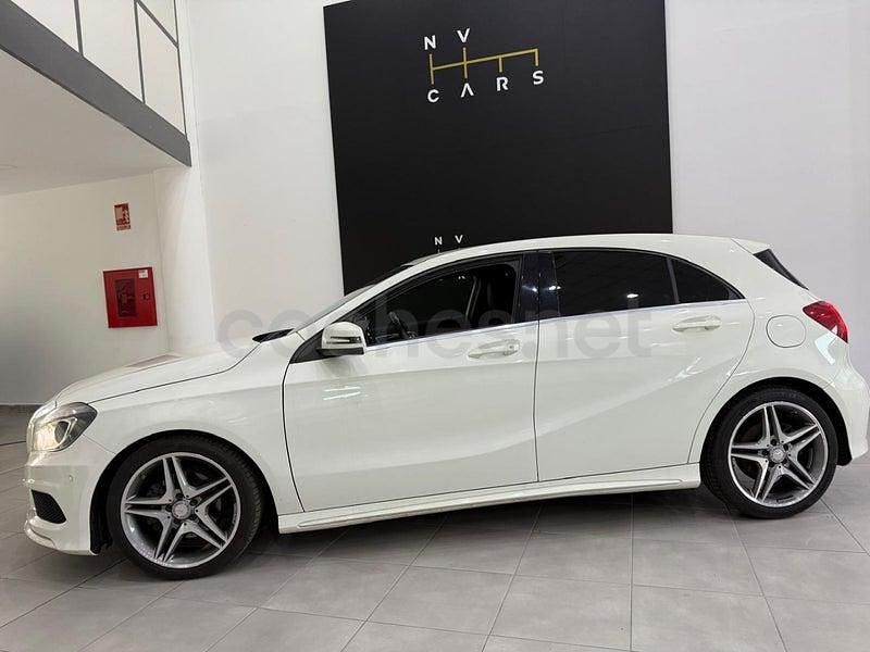 Usado Mercedes A180 AMG line 122 CV (89 kW) 2015 Blanco Berlina