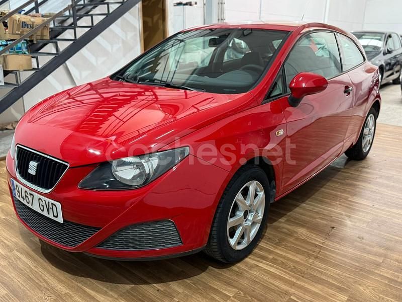 Rojo Usado 2010 Seat Ibiza SC Reference Utilitario | 5990 € (Precio justo) - Imagen 1/4