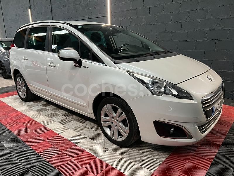 Blanco Usado 2015 Peugeot 5008 Allure Monovolumen | 7490 € (Precio justo) - Imagen 1/4