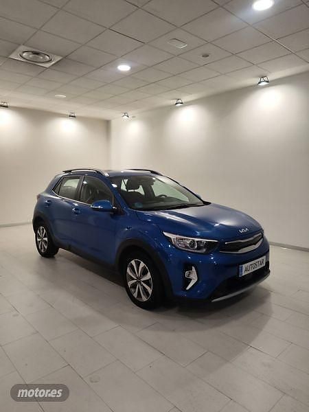 Azul Usado 2022 Kia Stonic SUV | 18.500 € (Un poco caro) - Imagen 1/4