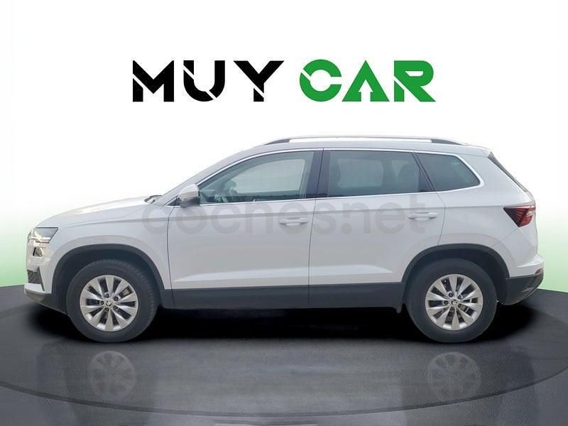 Usado Skoda Karoq Ambition 150 CV (110 kW) 2022 Blanco SUV
