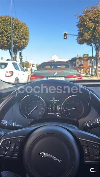 Usado Jaguar XE 180 CV (132 kW) 2015 Rojo Berlina