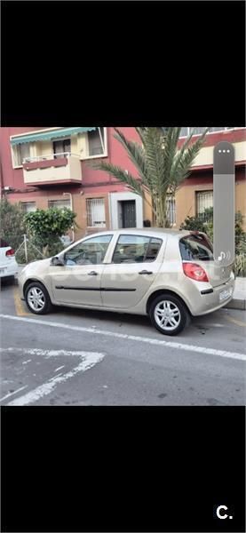 Usado 2006 Renault Clio II Authentique Berlina | 2499 € (Un poco caro) - Imagen 1/4