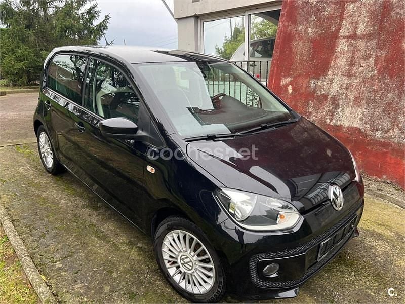 Usado VW up! high up! 60 CV (44 kW) 2014 Negro Utilitario