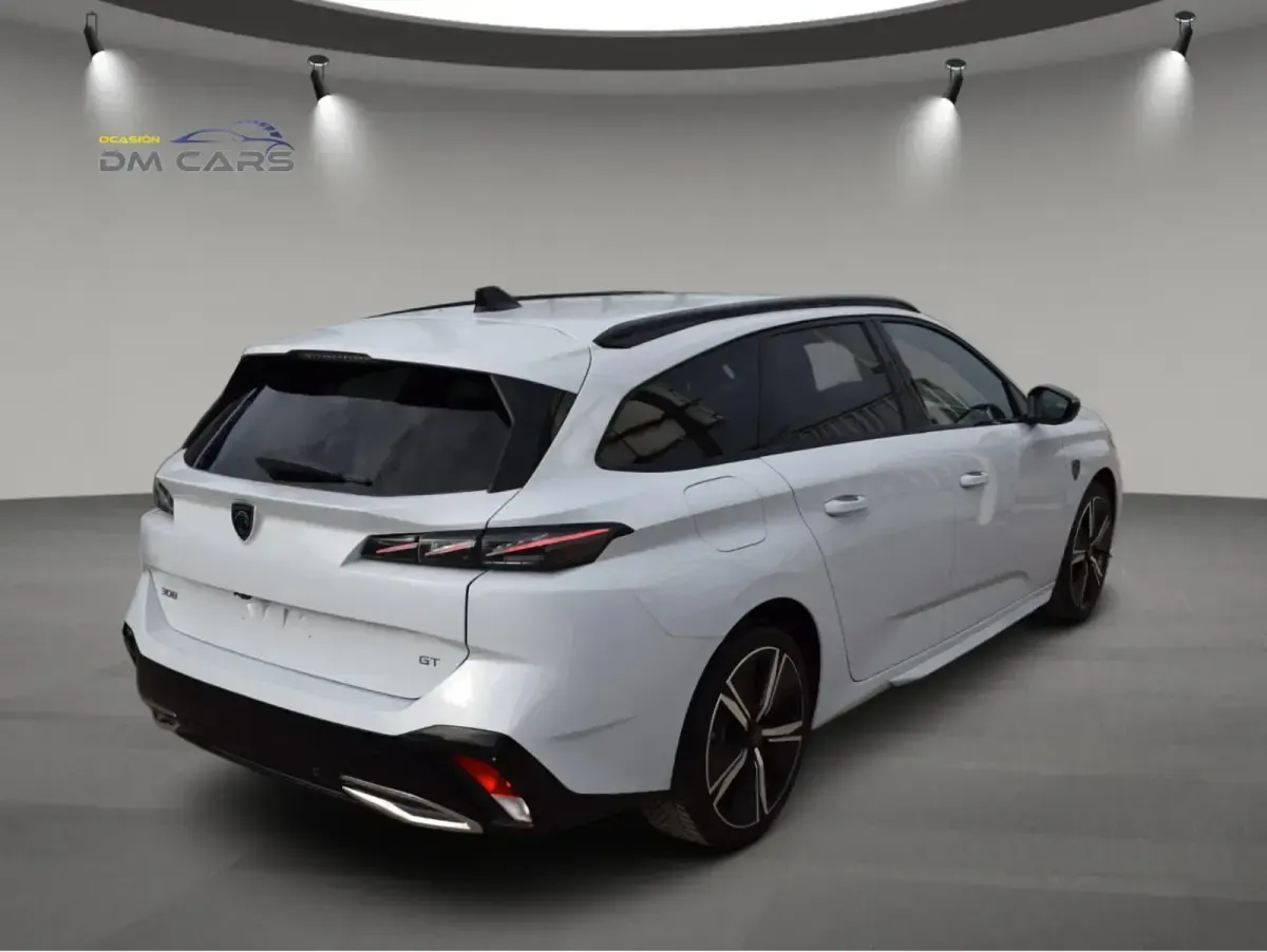 Usado Peugeot 308 SW GT 130 CV (95 kW) 2024 Blanco Familiar