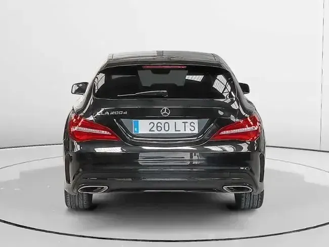 Usado Mercedes CLA200 136 CV (100 kW) 2018 Negro Coupe