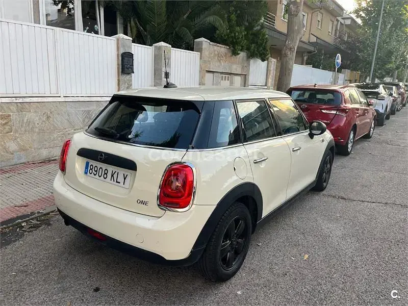 Usado Mini ONE 102 CV (75 kW) 2018 Blanco Utilitario