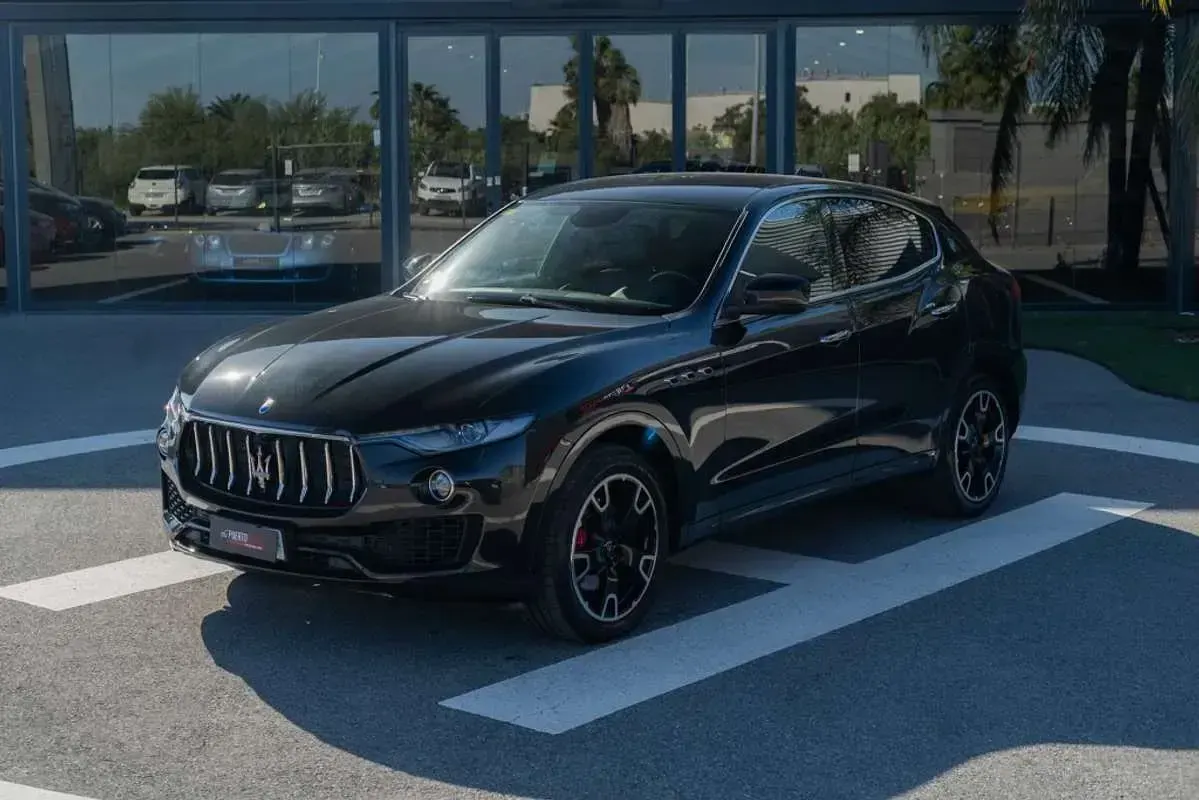 Usado Maserati Levante 275 CV (202 kW) 2018 Negro SUV