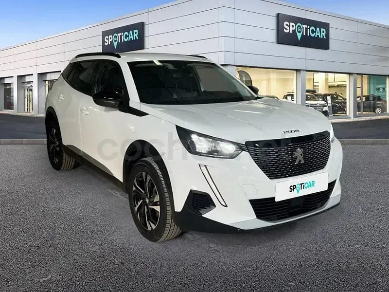 Usado Peugeot 2008 Allure 110 CV (80 kW) 2022 Blanco SUV