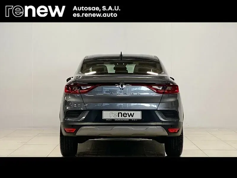 Usado Renault Arkana Techno 140 CV (102 kW) 2023 Gris SUV