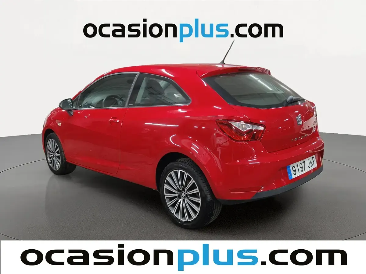 Usado Seat Ibiza SC CONNECT 110 CV (80 kW) 2015 Rojo Utilitario