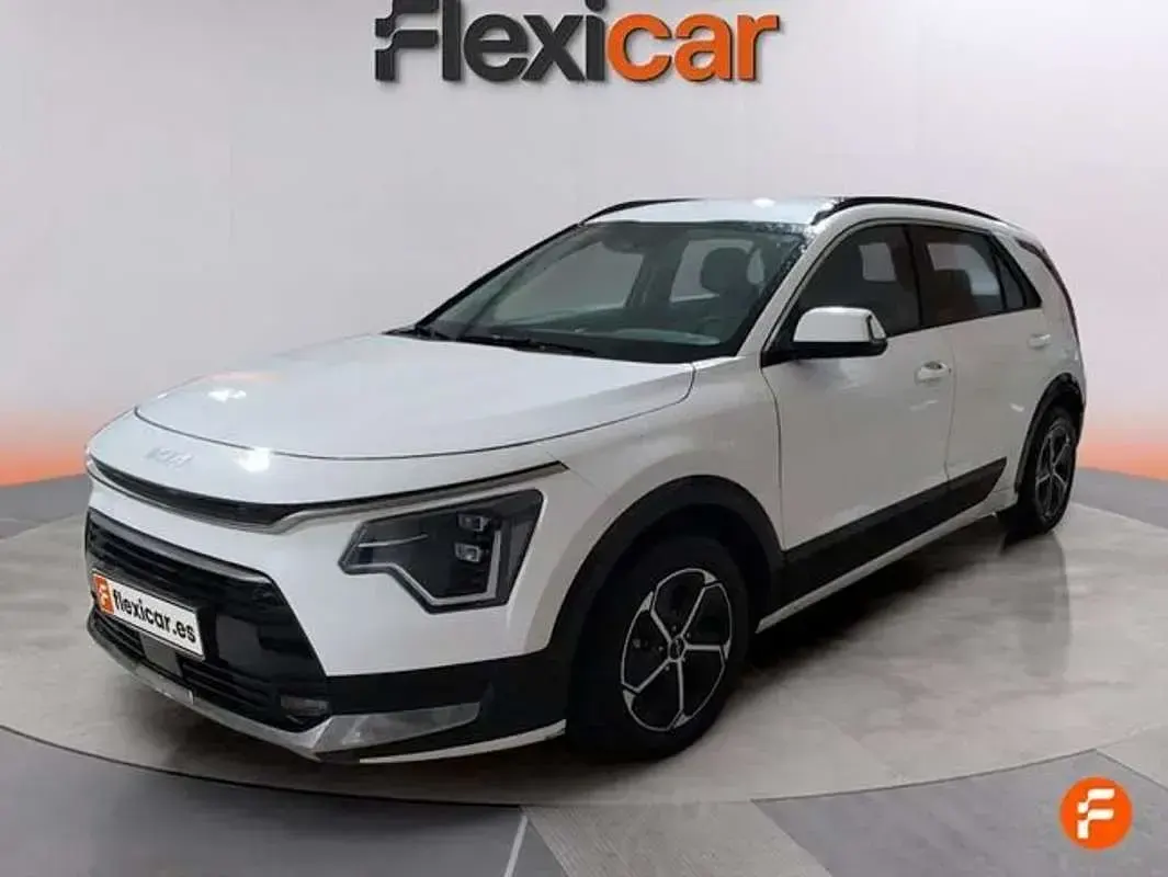 Używany Kia Niro 129 KM (94 kW) 2025 Biały SUV