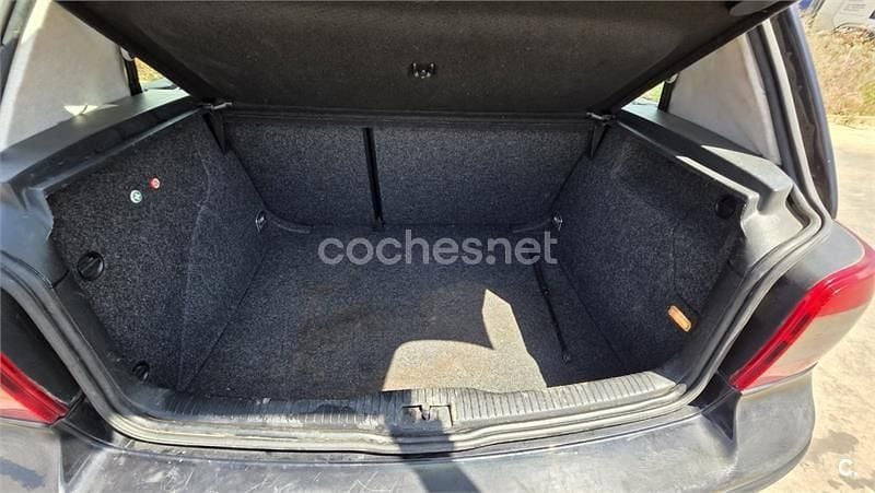 Usado VW Golf IV Conceptline 105 CV (77 kW) 2003 Negro Berlina