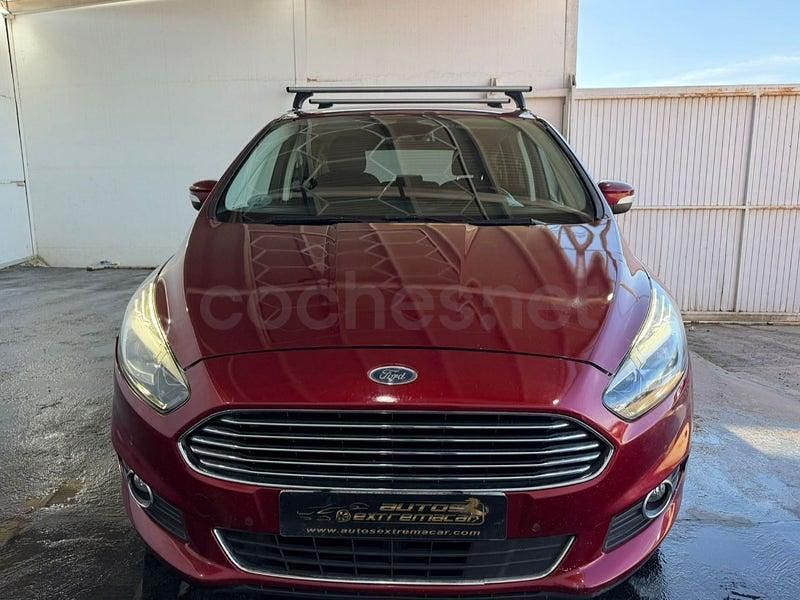 Usado Ford S-MAX Trend 150 CV (110 kW) 2017 Rojo Monovolumen