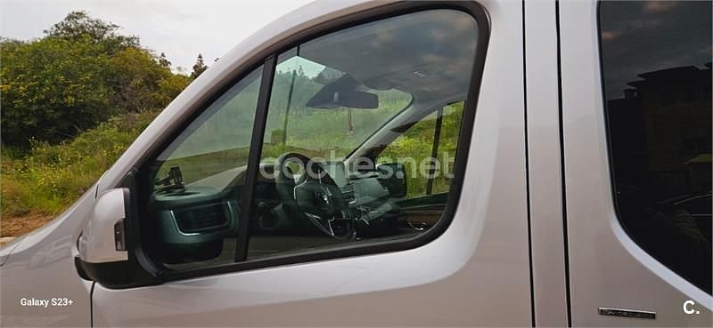 Usado Renault Trafic 150 CV (110 kW) 2024 Gris / plata Monovolumen