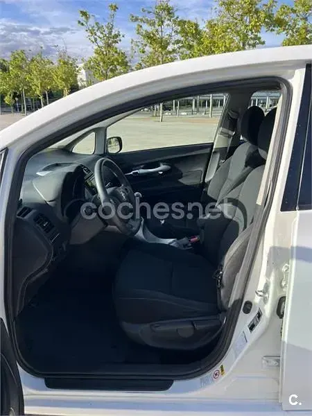 Usado Toyota Auris Active 126 CV (92 kW) 2012 Blanco Berlina