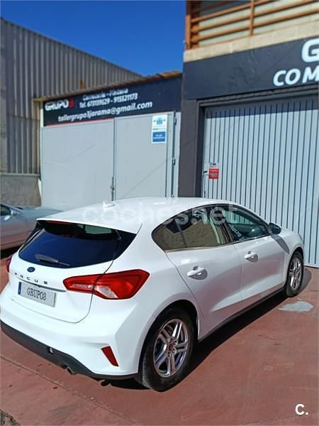 Usado Ford Focus Trend 95 CV (69 kW) 2020 Blanco Berlina