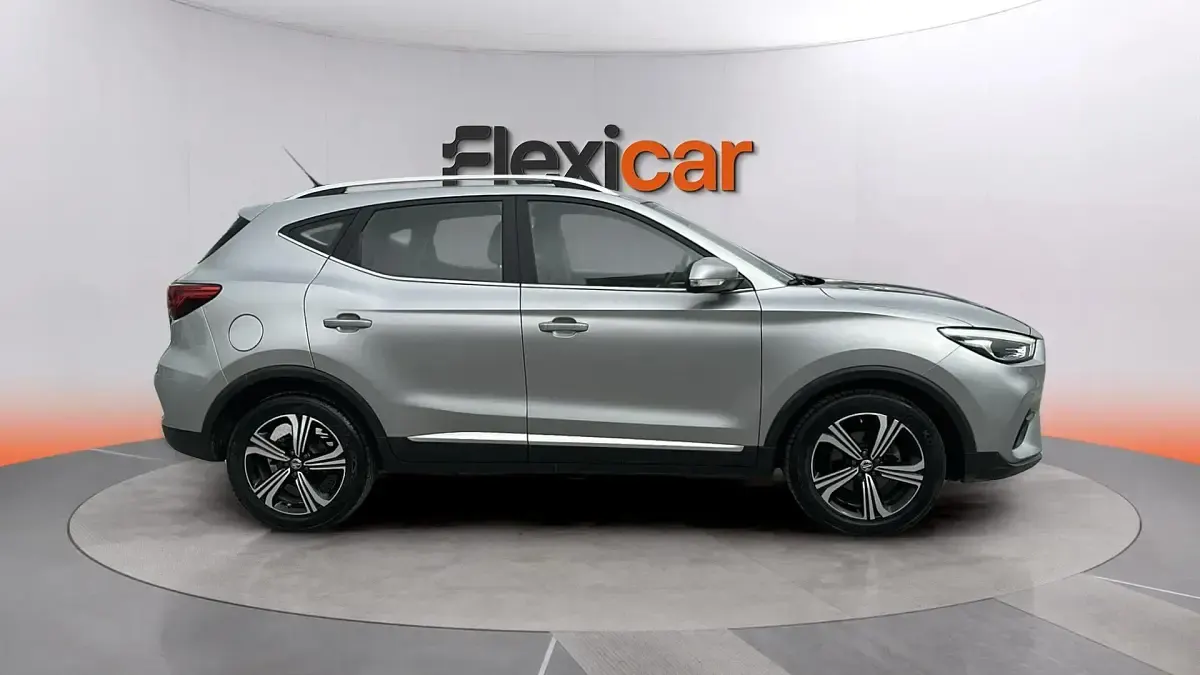 Usado MG ZS Comfort 106 CV (77 kW) 2022 Gris SUV