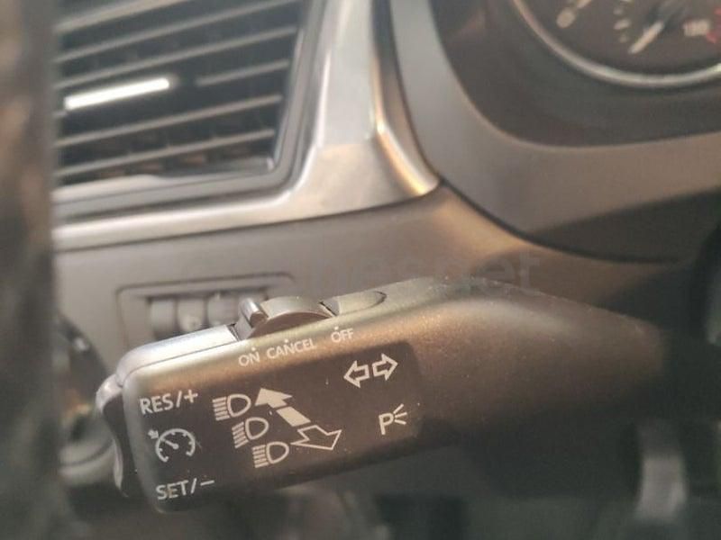 Usado Skoda Rapid Ambition 105 CV (77 kW) 2014 Beige Utilitario