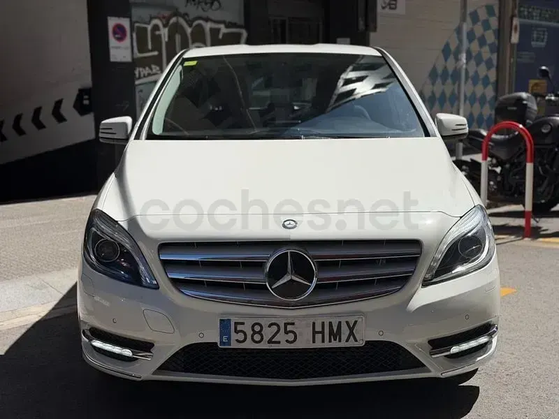 Usado Mercedes B200 156 CV (114 kW) 2013 Blanco Utilitario
