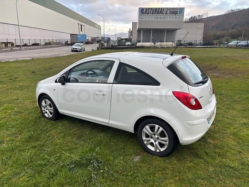 Usado Opel Corsa Sport 87 CV (63 kW) 2010 Blanco Utilitario