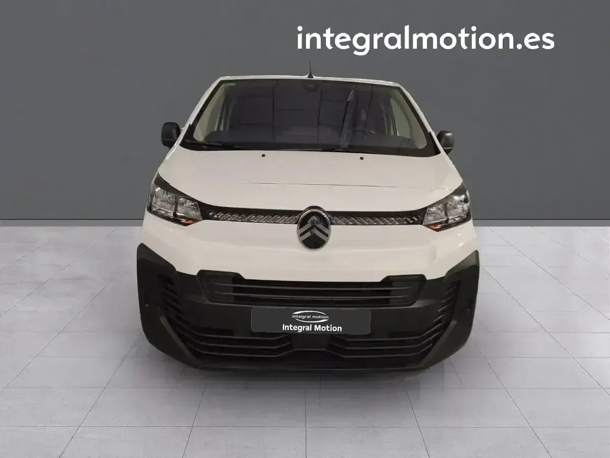 Usado Citroën Jumpy 120 CV (88 kW) 2024 Blanco Monovolumen