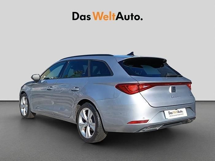 Gris plata Usado 2024 Seat Leon FR | 26.900 € (Precio justo) - Imagen 1/4