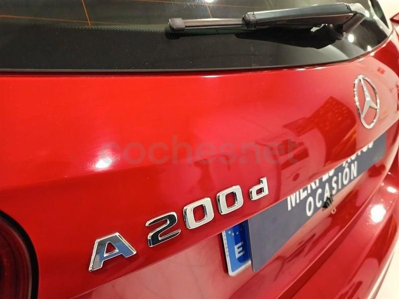 Usado Mercedes A200 150 CV (110 kW) 2019 Rojo Berlina