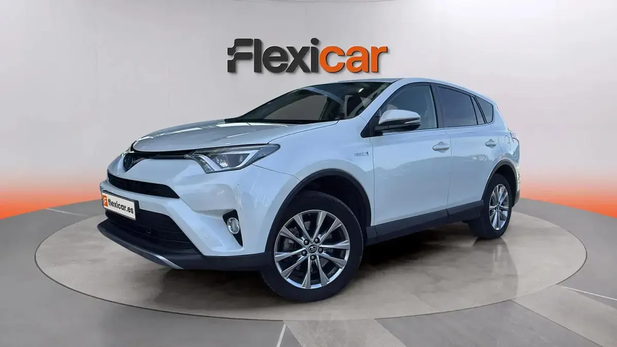 Usado Toyota RAV4 Hybrid Advance 197 CV (144 kW) 2018 Blanco SUV