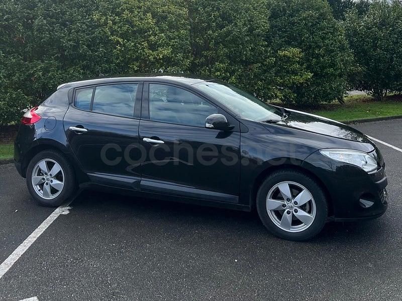 Usado Renault Mégane Dynamique 105 CV (77 kW) 2010 Negro Berlina