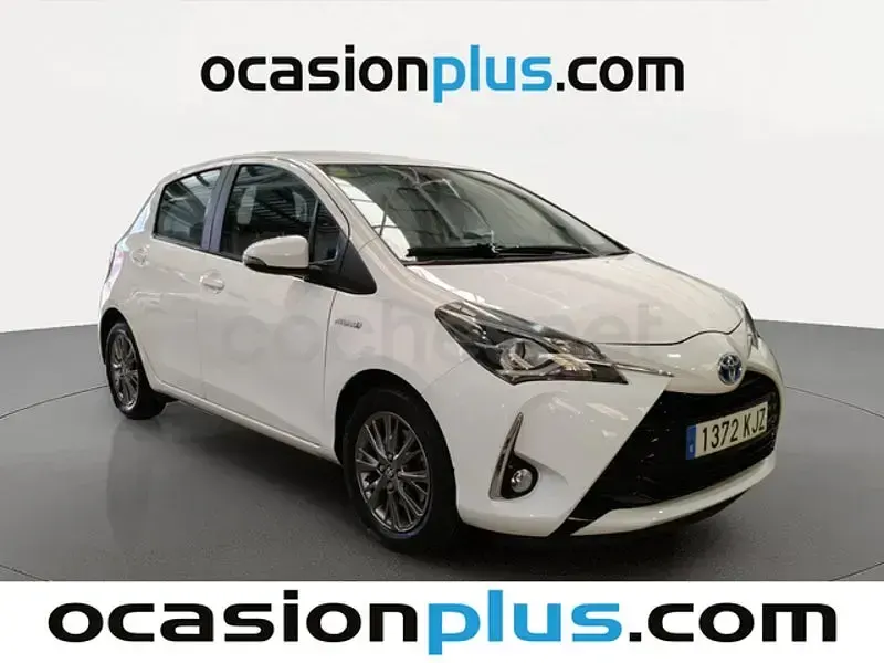 Usado Toyota Yaris Hybrid Active 100 CV (73 kW) 2018 Blanco Berlina