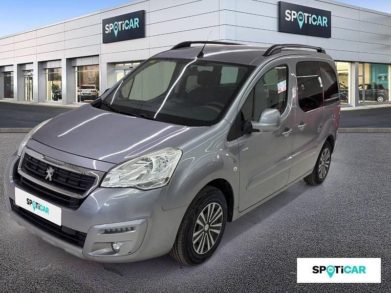 Usado Peugeot Partner Tepee Active 100 CV (73 kW) 2018 Gris Monovolumen