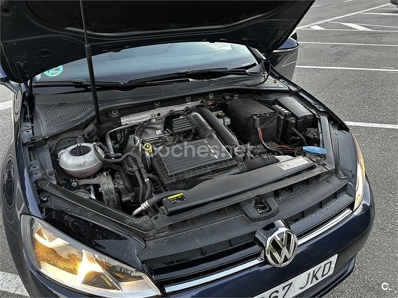 Azul Usado 2015 VW Golf Advance Berlina | 12.500 € (Precio justo) - Imagen 1/4
