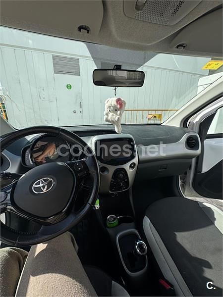 Blanco Usado 2017 Toyota Aygo X-play Utilitario | 9850 € (Precio justo) - Imagen 1/4